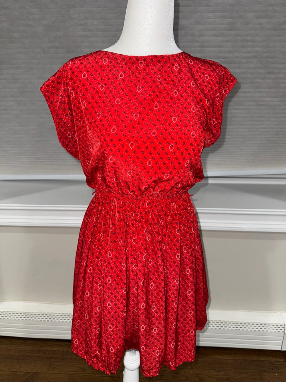 Forever 21 Red Paisley Print Short Sleeve Dress